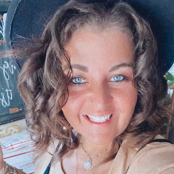 Meet your Posher, Samantha - Picture 7 of 7